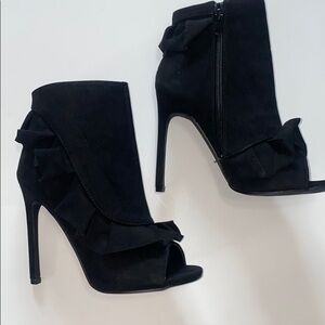 Justfab Borati Black booties size 8, 4 inches